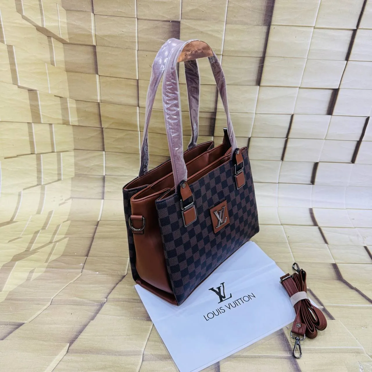 Louis Vuitton Ladies Sling Bag – photo 4