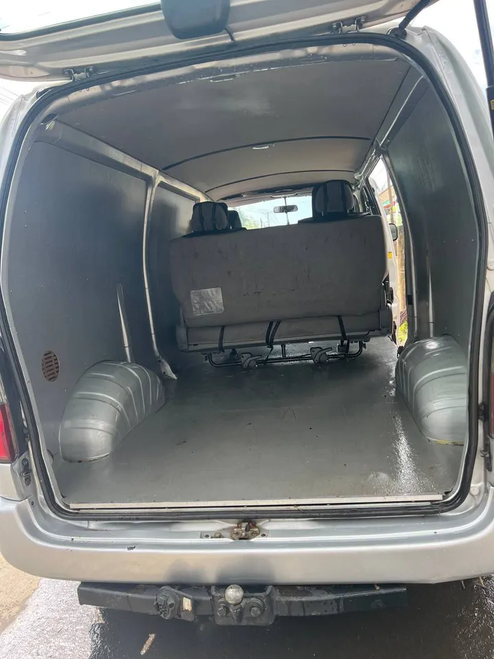 2011 Van Excellent Condition – photo 3