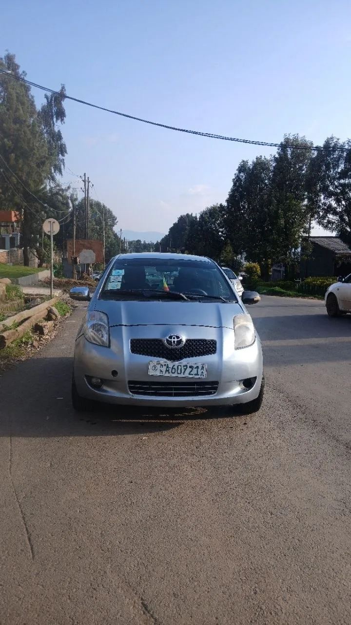 Toyota Yaris Compact 2007 – photo 6