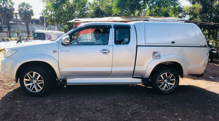 Toyota Hilux King Cab 2010 – photo 3