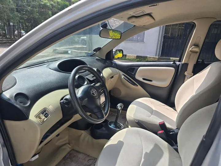 Toyota Vitz 2004 Automatic – photo 7