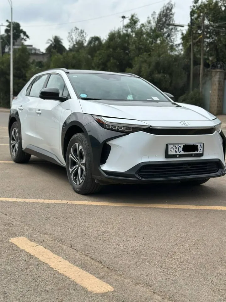 Toyota BZ4X EV 2023 – photo 6