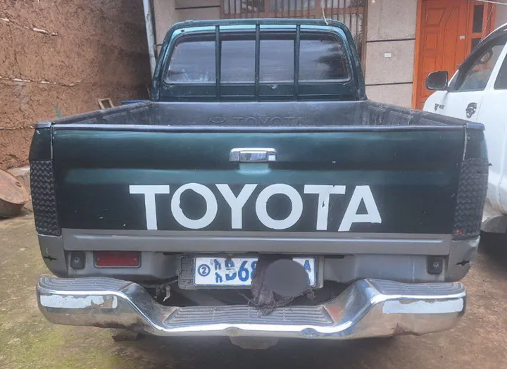 Toyota D4D King Cab Pickup 2005 – photo 3