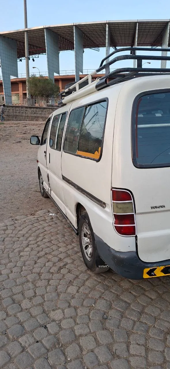 Toyota Hiace Van 2000 Model – photo 3