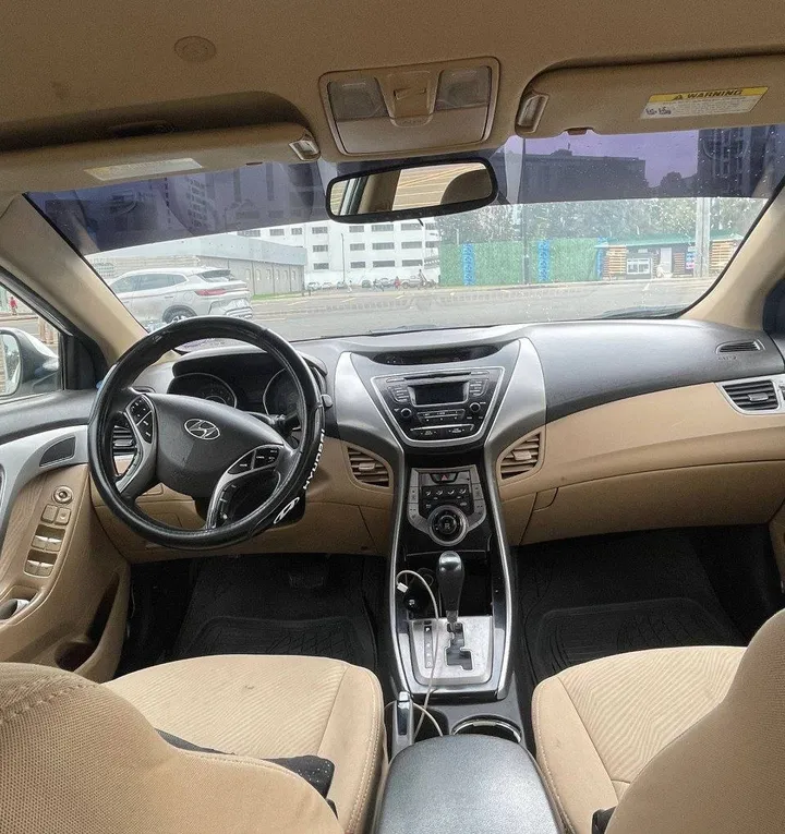 2014 Hyundai Elantra Automatic – photo 4