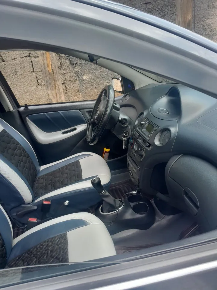 Toyota Vitz Yaris 2005 Manual – photo 4