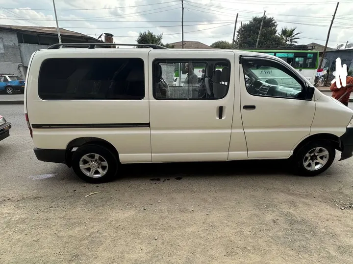 Toyota Glass Van 2010 – photo 4