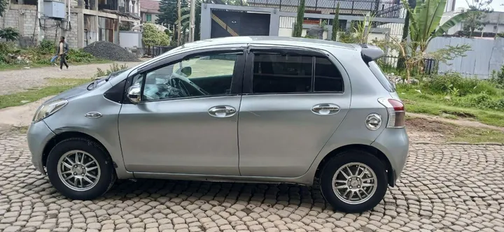 Toyota Yaris Compact 2007 – photo 3