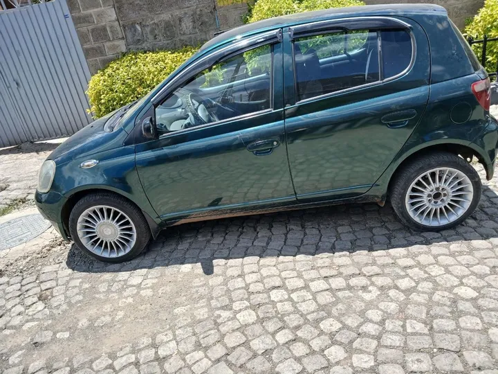 Toyota Vitz Yaris 1.0L Manual – photo 4