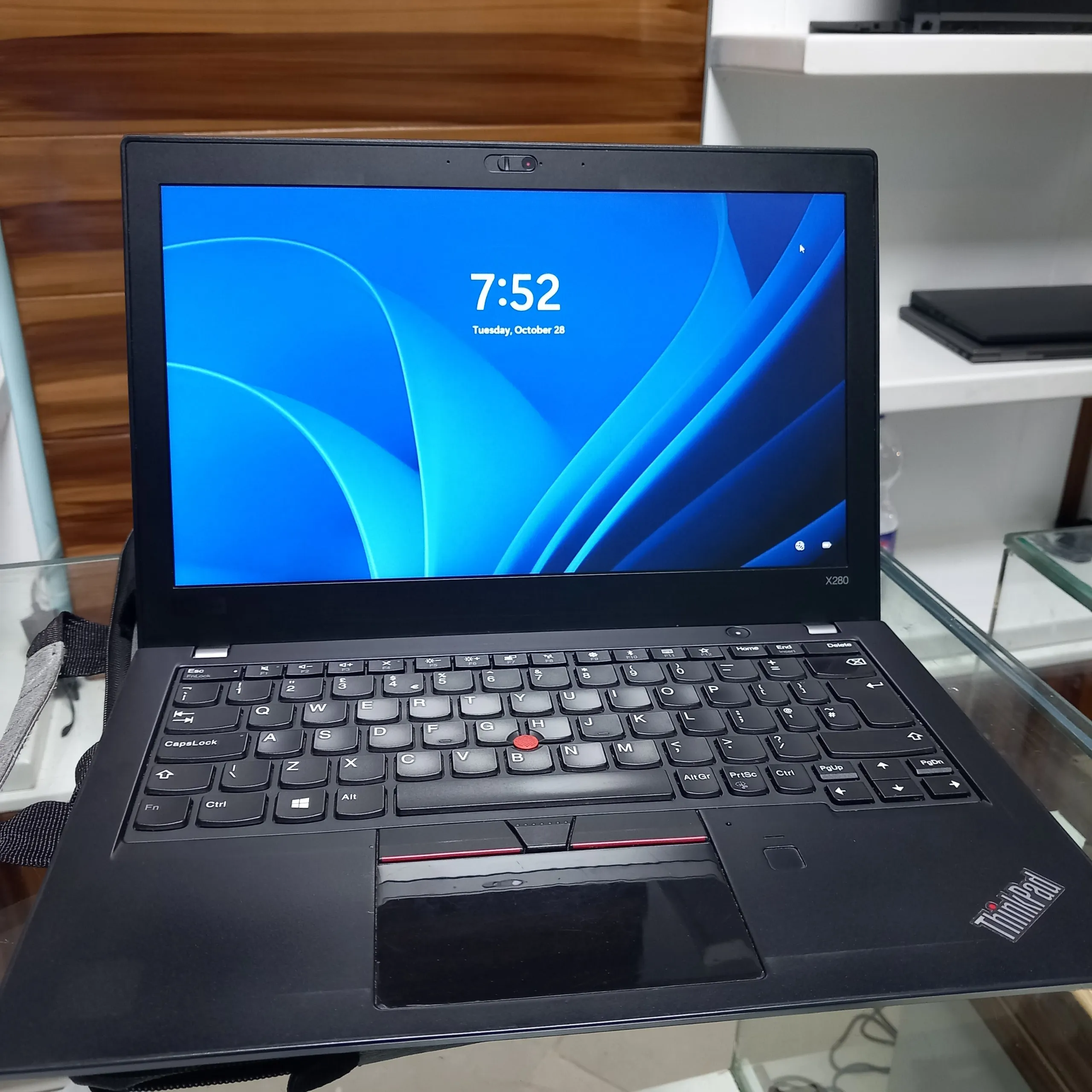 Lenovo ThinkPad Yoga X280 Laptop – photo 5