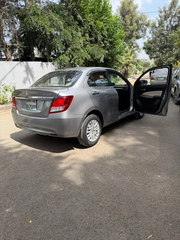 Suzuki Dzire 2022 Automatic – photo 7