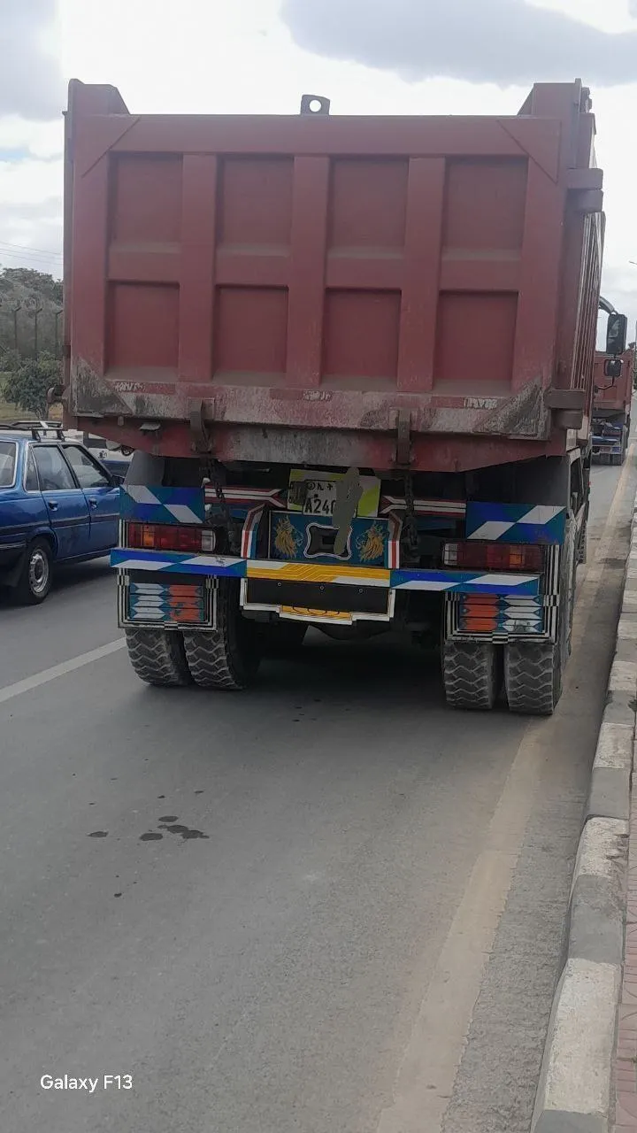 Sinotruk Dump Truck Model 24 – photo 4