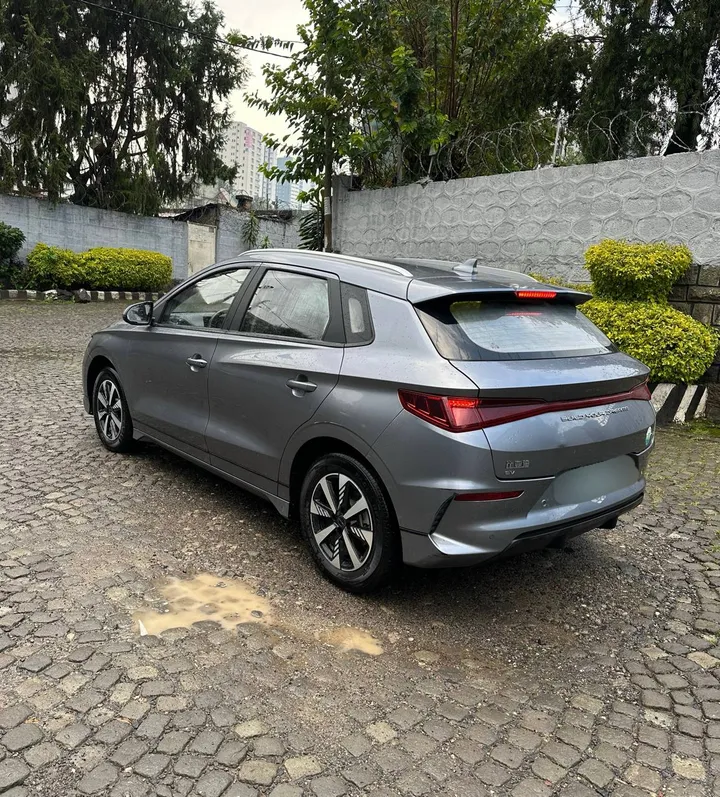 BYD E2 2025 Hatchback – photo 3