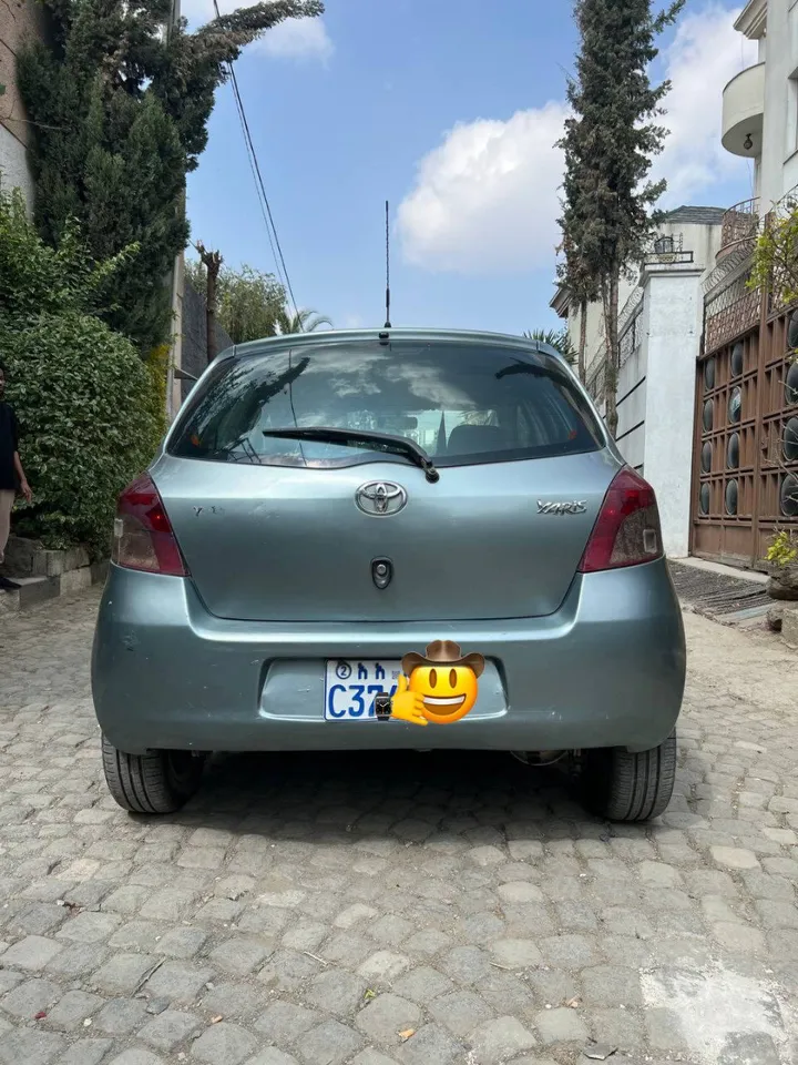 Toyota Yaris Compact 2008 Manual – photo 3