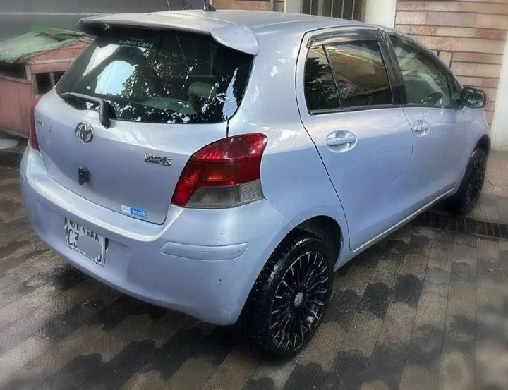 Toyota Yaris Compact 2009 Automatic – photo 4