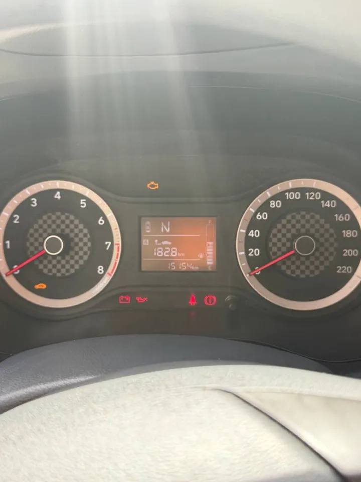 Hyundai Grand i10 2022 Automatic – photo 5