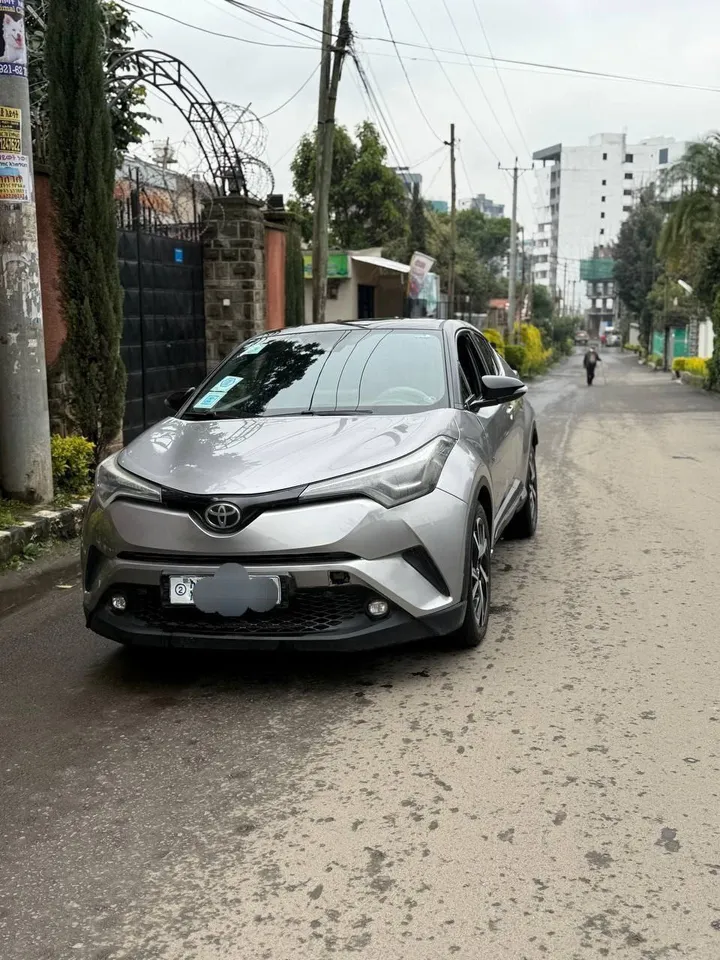 Toyota C-HR Europe 2017 AWD – photo 3