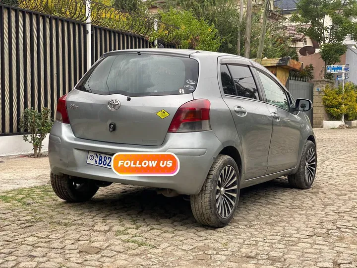 Toyota Yaris Compact 2009 Automatic – photo 7