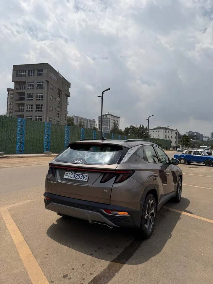 Hyundai Tucson 2023 SUV – photo 3