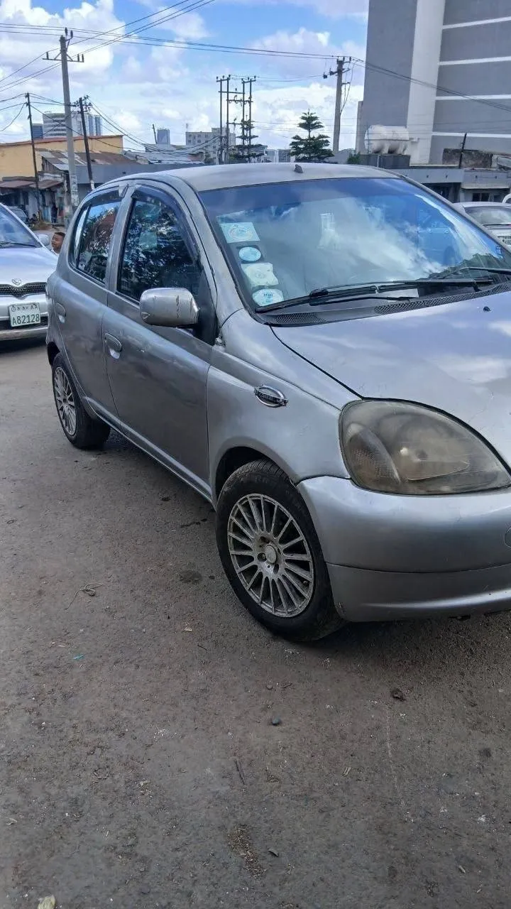 Toyota Vitz 2001 Automatic – photo 3