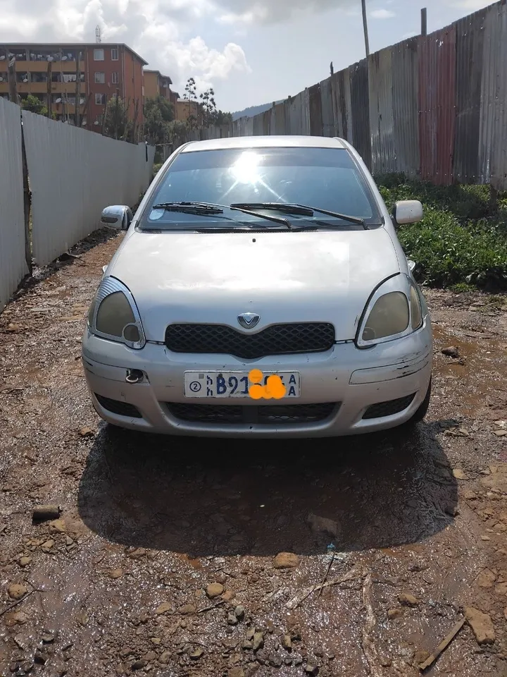 Toyota Vitz 2004 – photo 3