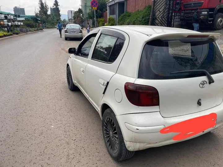 Toyota Vitz 2002 Automatic 1.0L – photo 3