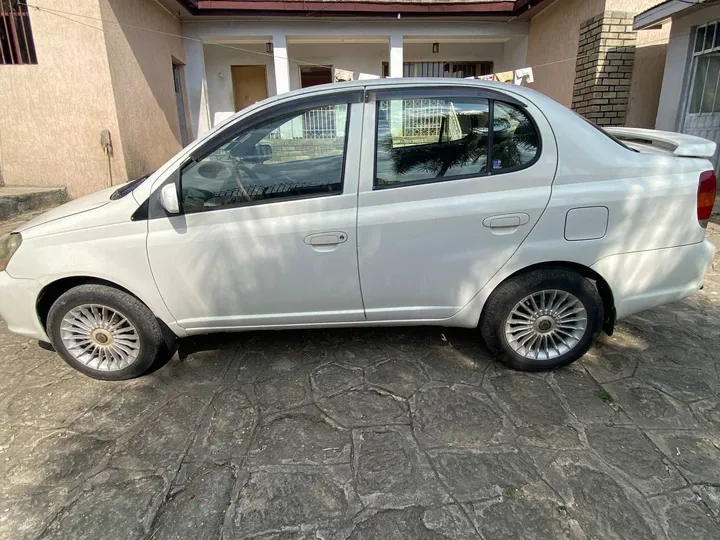 Toyota Platz 2005 Automatic – photo 3