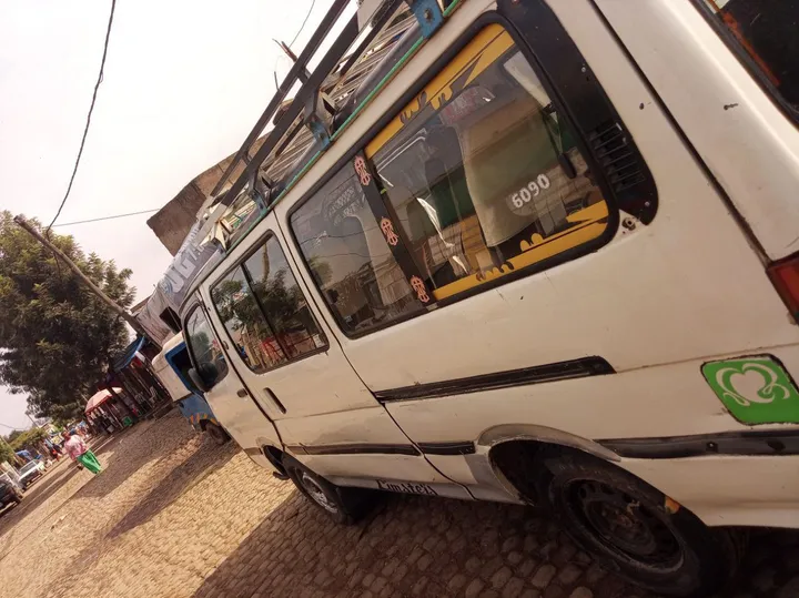 White Minibus Van for Sale – photo 6