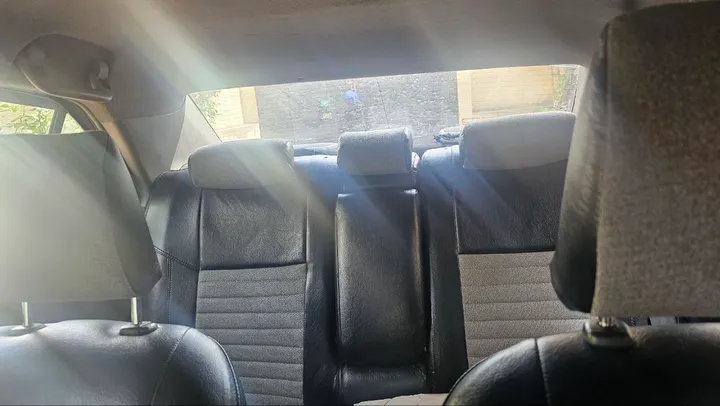 Toyota Yaris Sedan 2010 Automatic – photo 5
