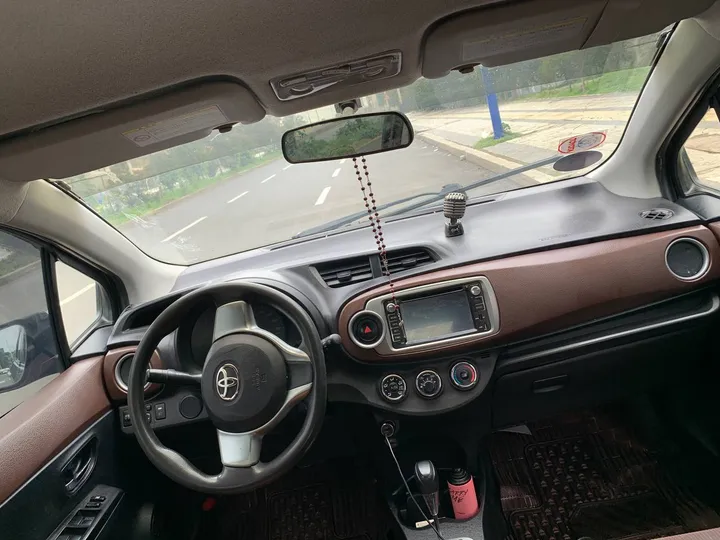 Toyota Yaris Jewel 2012 Automatic – photo 10