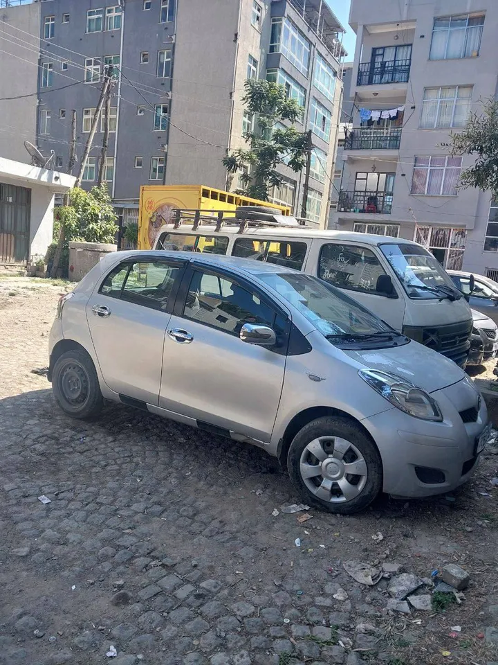 Toyota Yaris Compact 2009 Manual – photo 5