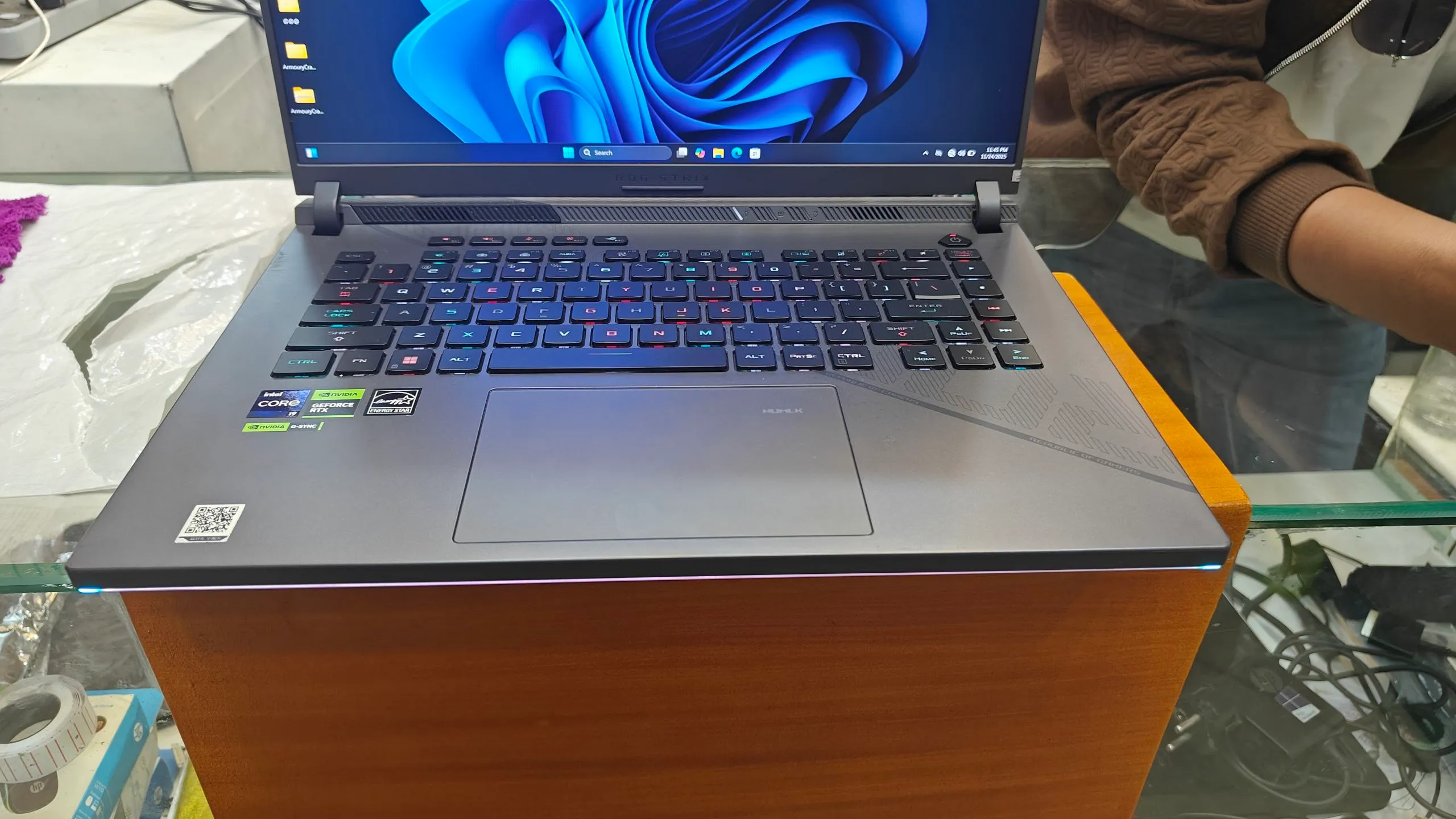 ASUS ROG Strix i9 RTX 4060 – photo 5