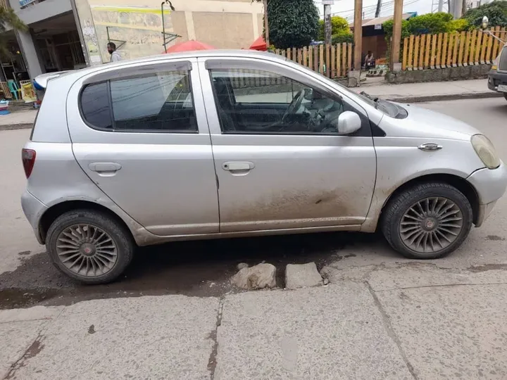 Toyota Vitz 2001 – photo 6