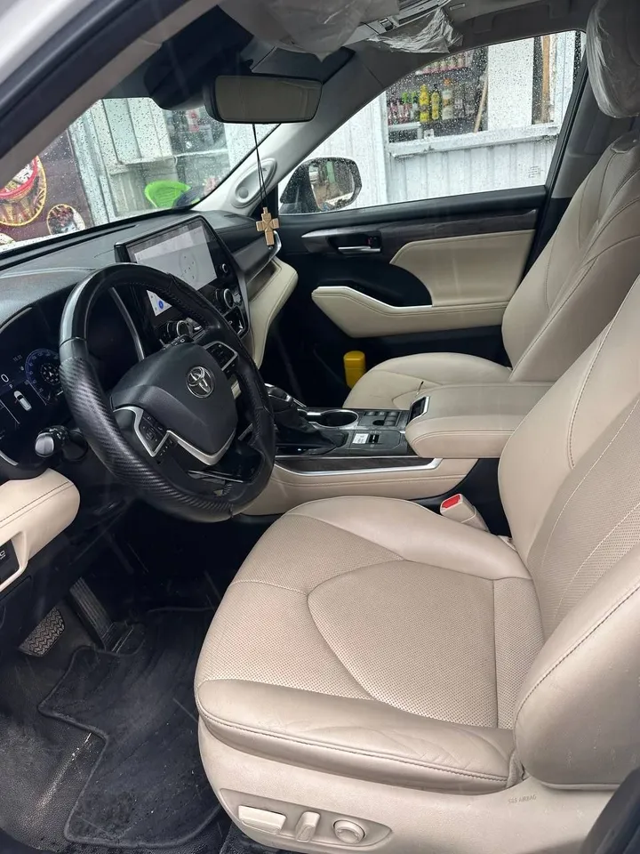Toyota Highlander Hybrid 2023 SUV – photo 4