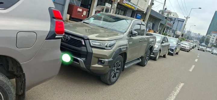 Toyota Hilux Invincible 2021 – photo 3