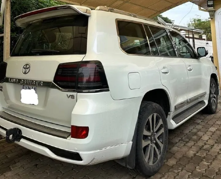 Toyota Landcruiser VXR 2012 – photo 3