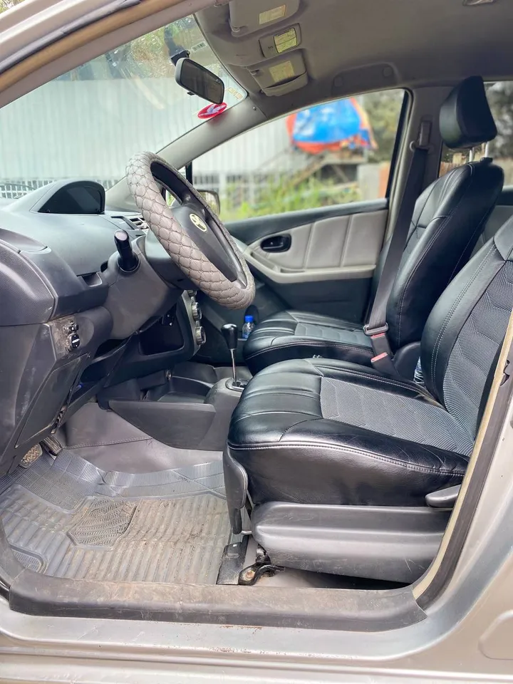 Toyota Yaris Compact 2007 – photo 4