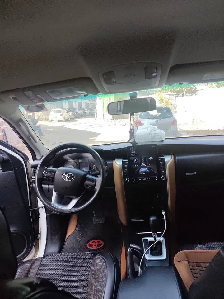 Toyota Fortuner 2017 Diesel Automatic – photo 3