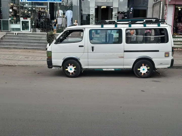 5L Minibus 2004 Manual Transmission – photo 3