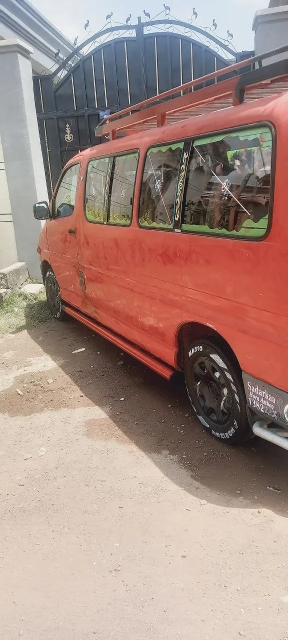 Toyota Hiace Dolphin Traveler 2003 – photo 4