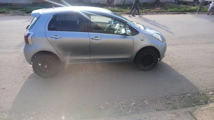 Toyota Yaris Compact 2007 – photo 5