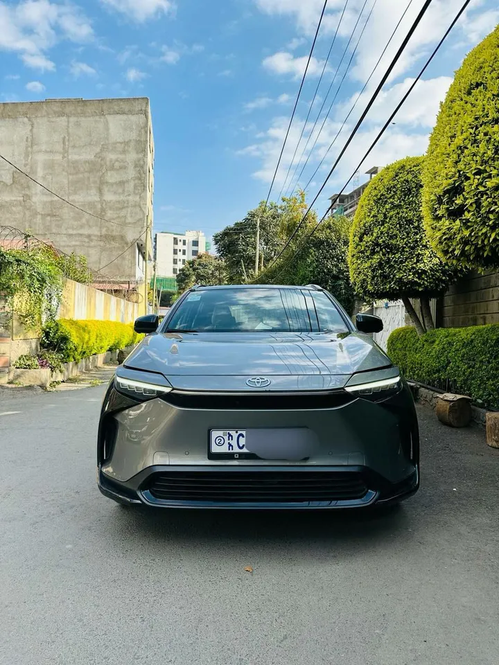 Toyota BZ4X EV 2023 4WD – photo 6