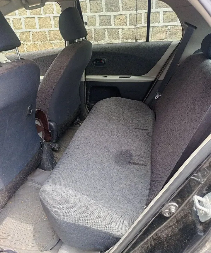 Toyota Yaris Compact 2010 Automatic – photo 6