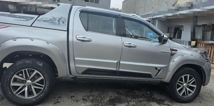 Toyota Hilux Double Cab – photo 4