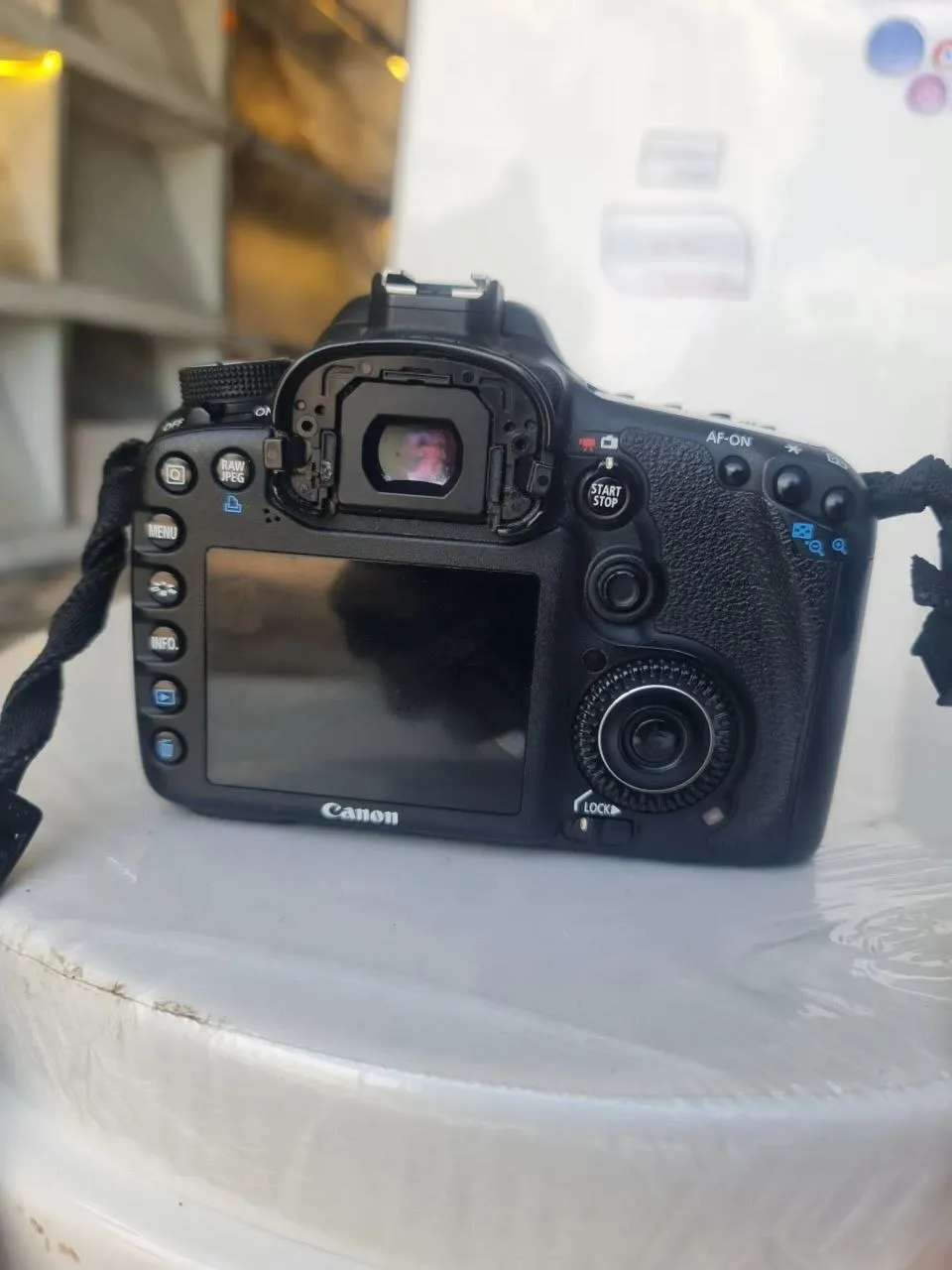 Canon 7D DSLR Camera with Lens – photo 3