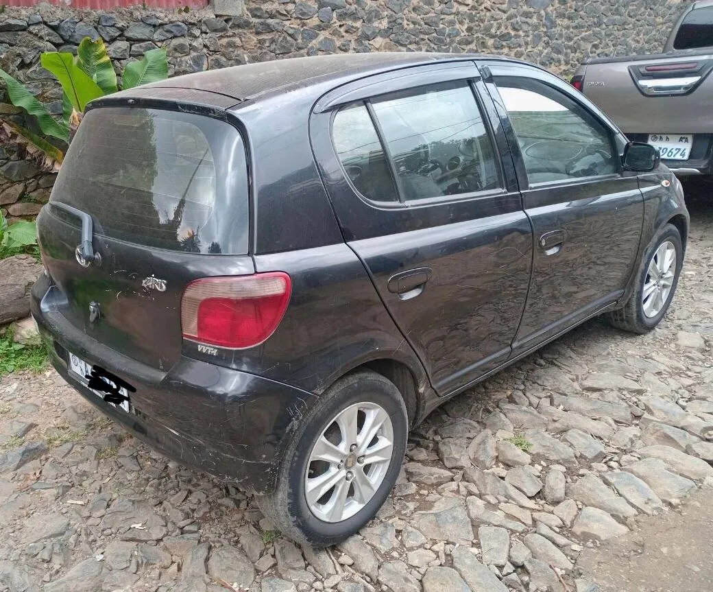 Toyota Vitz Yaris 2003 Manual – photo 3