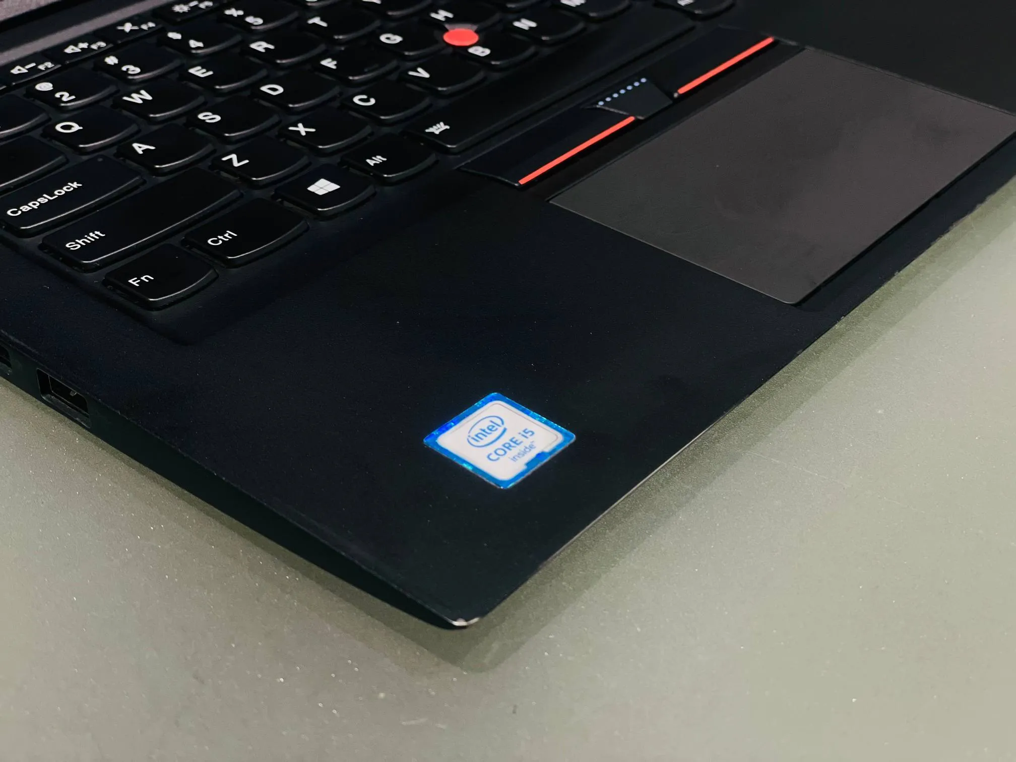 Lenovo ThinkPad X1 i5 Laptop – photo 3