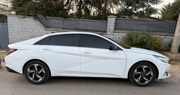 Hyundai Avante Hybrid 2021 – photo 3