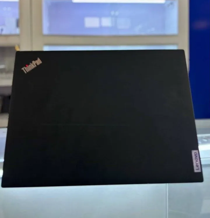 Lenovo ThinkPad T14s i7 Laptop – photo 3