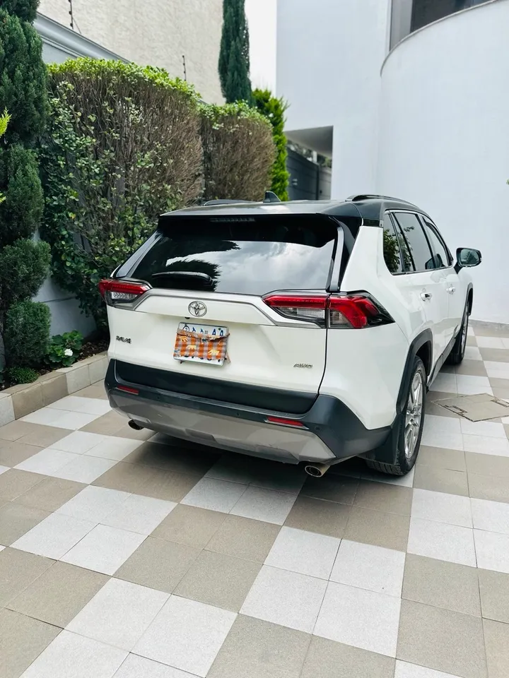 Toyota RAV4 2020 – photo 3